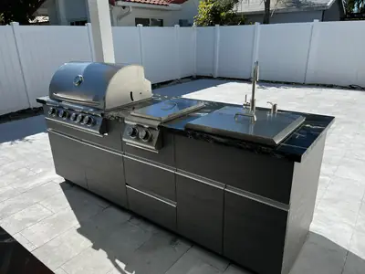 OUTDOOR KITCHEN