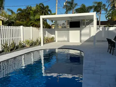 PRIVACY LATTICE WALL